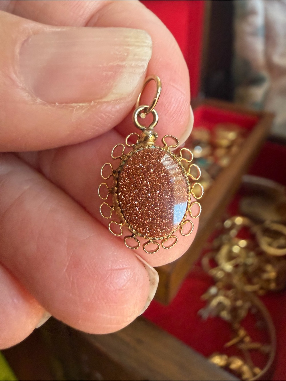 Vintage Goldstone Cabochon Filigree Pendant